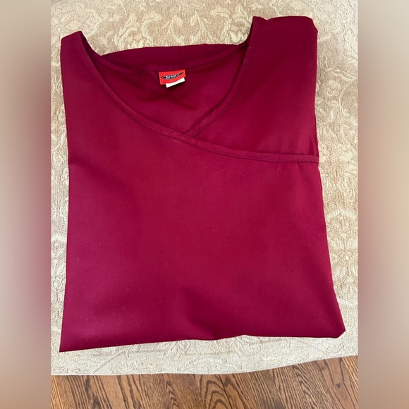 Denice Burgundy Wrap V-Neck Scrub Top with Pockets Size 3XL - Picture 6 of 6